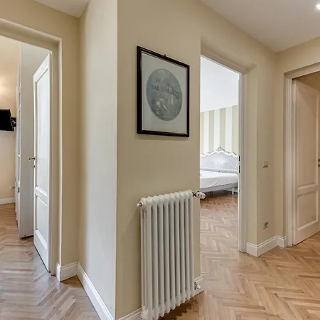 Flora - Sweet Dreams In Apartman Firenze