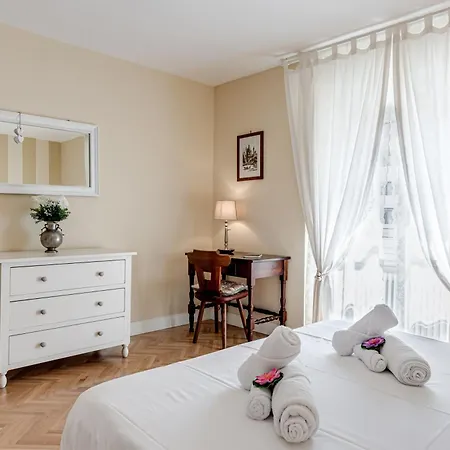 Flora - Sweet Dreams In *